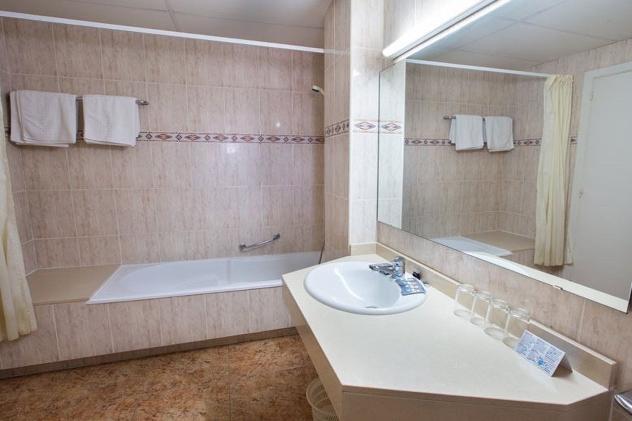 Hotel Costa Brava Blanes Kültér fotó